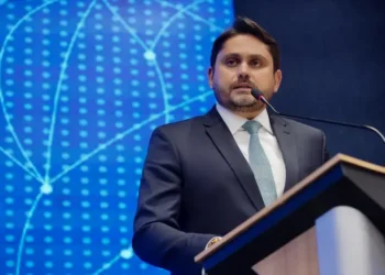 Após denúncia da PGR, Juscelino Filho pede demissão do cargo