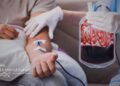 Paciente faz transfusão de sangue