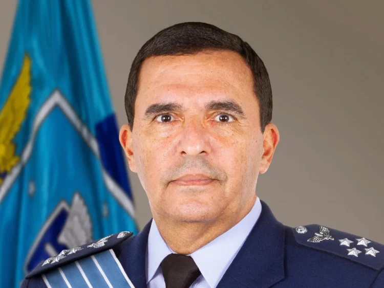 Ex-comandante da Aeronáutica Batista Junior