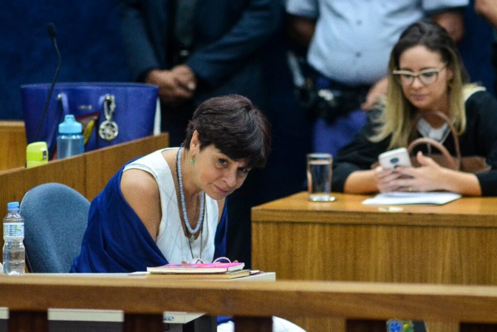 Adriana Villela, acusada de assassinar o pai, a mãe e a empregada do apartamento da família