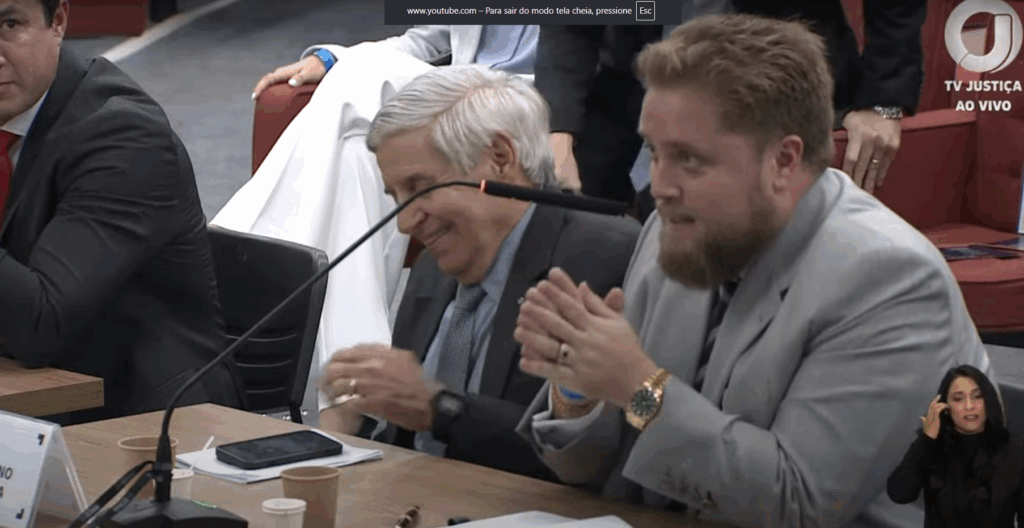 Matheus Milanez, advogado do general Augusto Heleno... Leia mais em https://www.cartacapital.com.br/justica/advogado-de-heleno-pede-adiamento-de-sessao-do-stf-moraes-ironiza-e-nega/. O conteúdo de CartaCapital está protegido pela legislação brasileira sobre direito autoral. Essa defesa é necessária para manter o jornalismo corajoso e transparente de CartaCapital vivo e acessível a todos