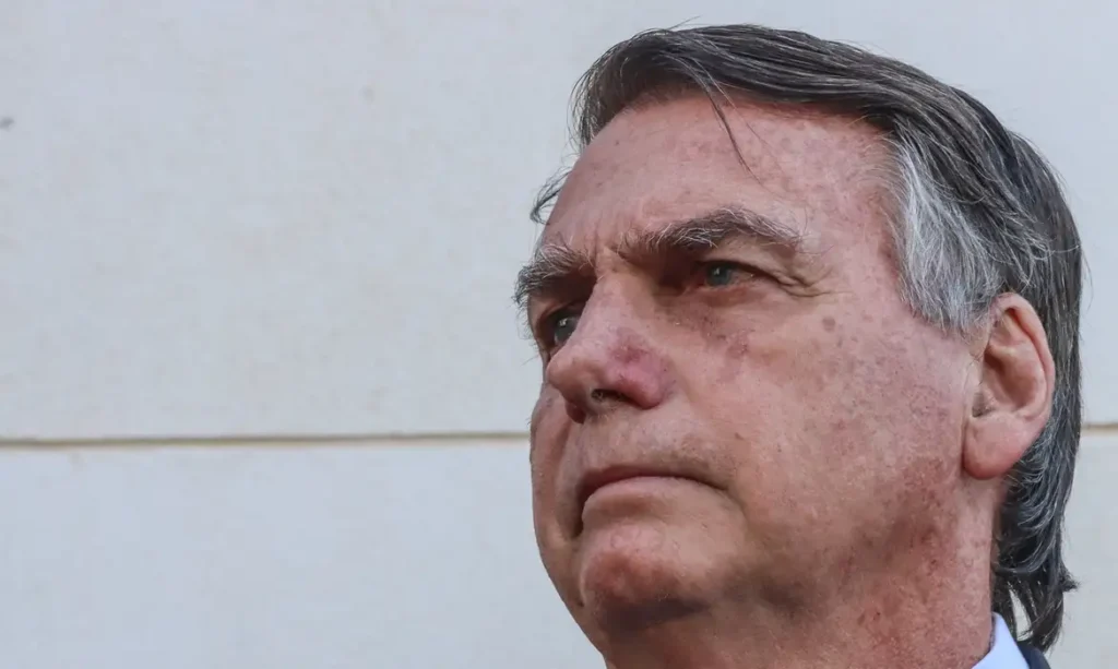 A foto mostra o ex-presidente Jair Bolsonaro.