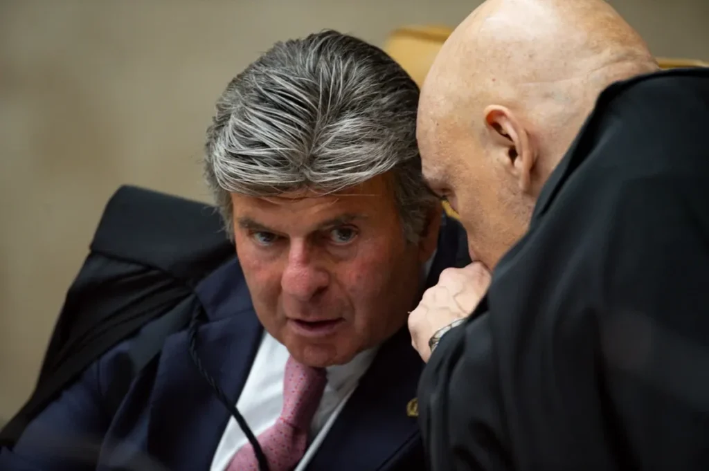 Os ministro Lux Fux e Alexandre de Moraes