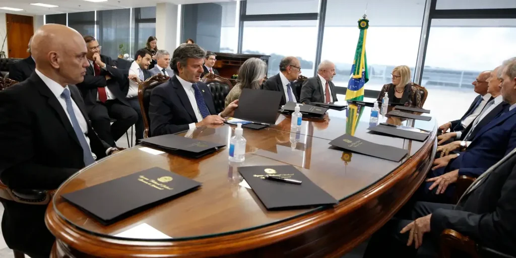 Lula se reúne com ministros do STF para discutir agressão americana contra Alexandre de Moraes