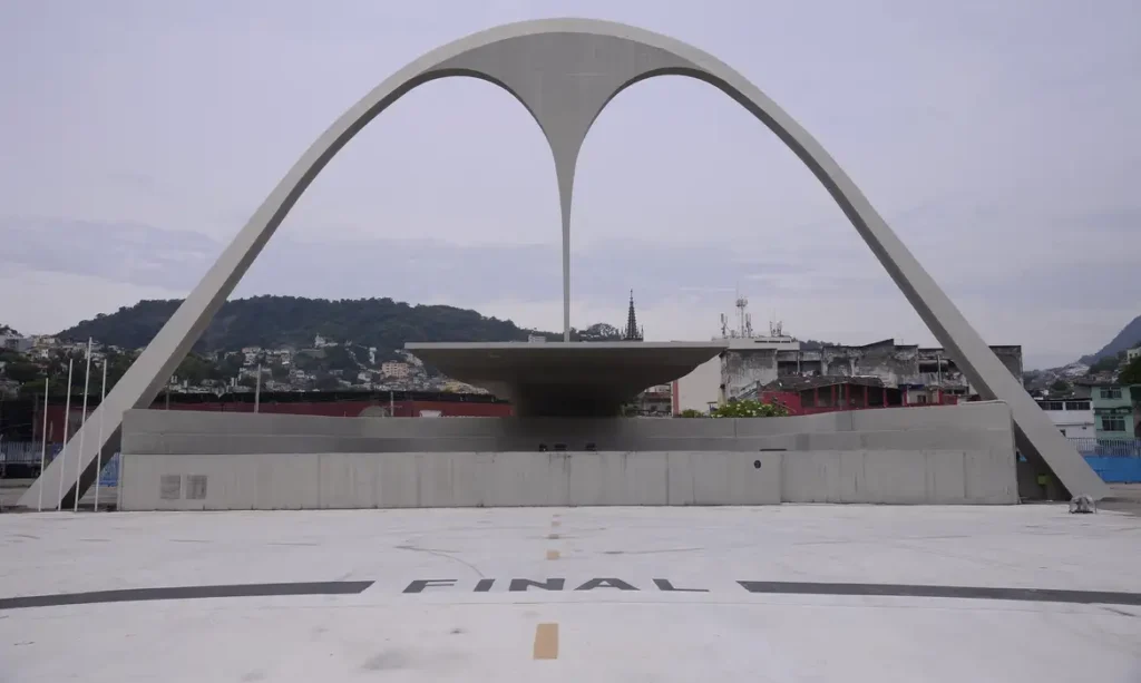 Liminar do TJRJ diz que Sambódromo é da prefeitura do Rio