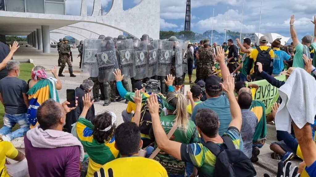 A cineasta Sandra Kogut decifra as tensões eleitorais de 2022