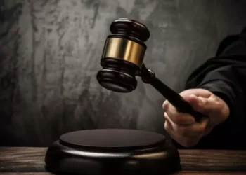 Justiça de GO condena 15 pessoas por fraude em processos para desvio de recursos