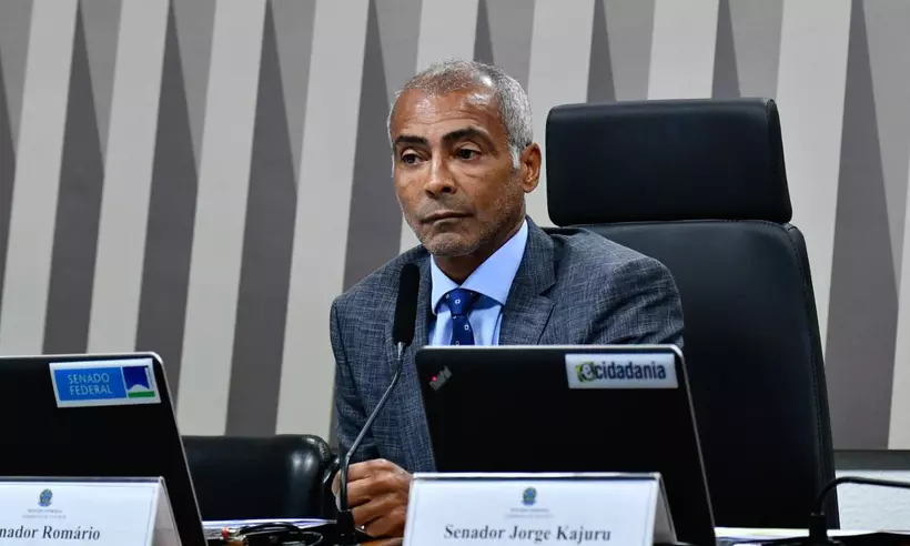 Justiça condena Romário por fraude em execução de processo movido por construtora