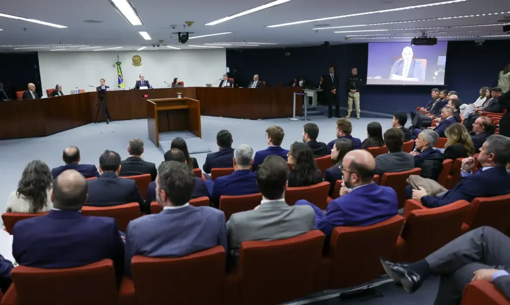 julgamento da trama golpista pela Primeira Turma do STF