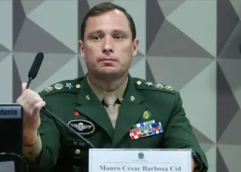 Defesa de Mauro Cid nega coação e defende validade da delação premiada no STF