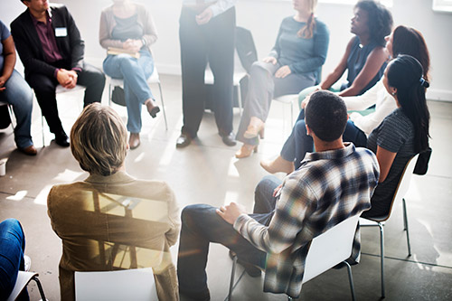 Jovens e monitores discutem medidas socioeducativas