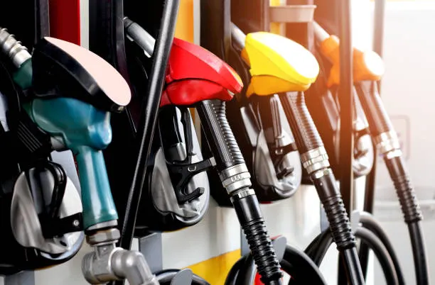 Bombas de abastecimento em posto de gasolina