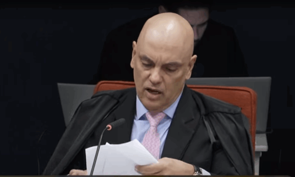O Ministro Alexandre de Moraes durante terceiro dia de juolgamento da Trama Golpista pela primeira turma do STF