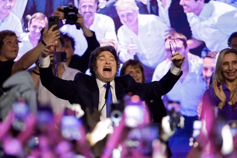 Javier Milei comemora vitória na eleição de meio de mandato