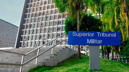 Lula segura nome para STF, mas indica dois generais para vagas no STM