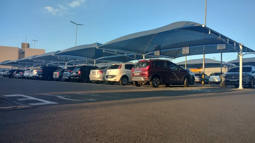 Estacionamento de supermercado