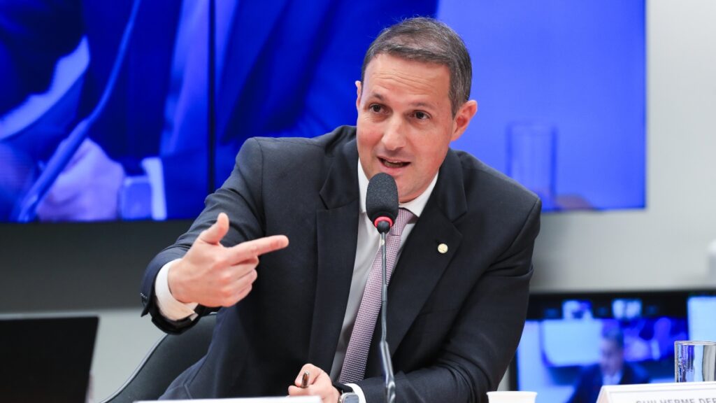 O deputado Guilherme Derrite, relator do pacote da segurança pública