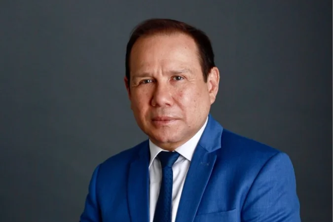 Governador do DF muda de ideia e anuncia outro nome para comando do BRB