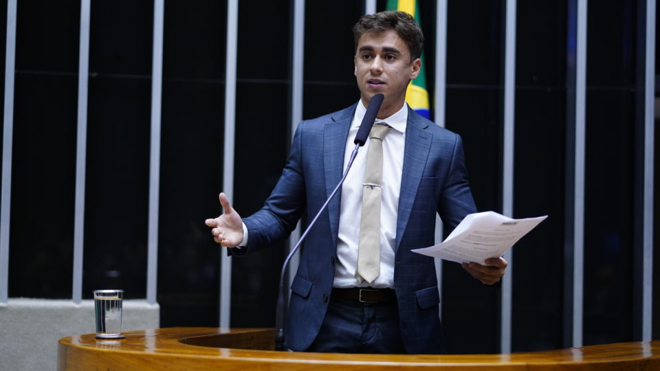 Justiça processa Nikolas Ferreira por dano moral e manda o X retirar postagens dele contra o PT