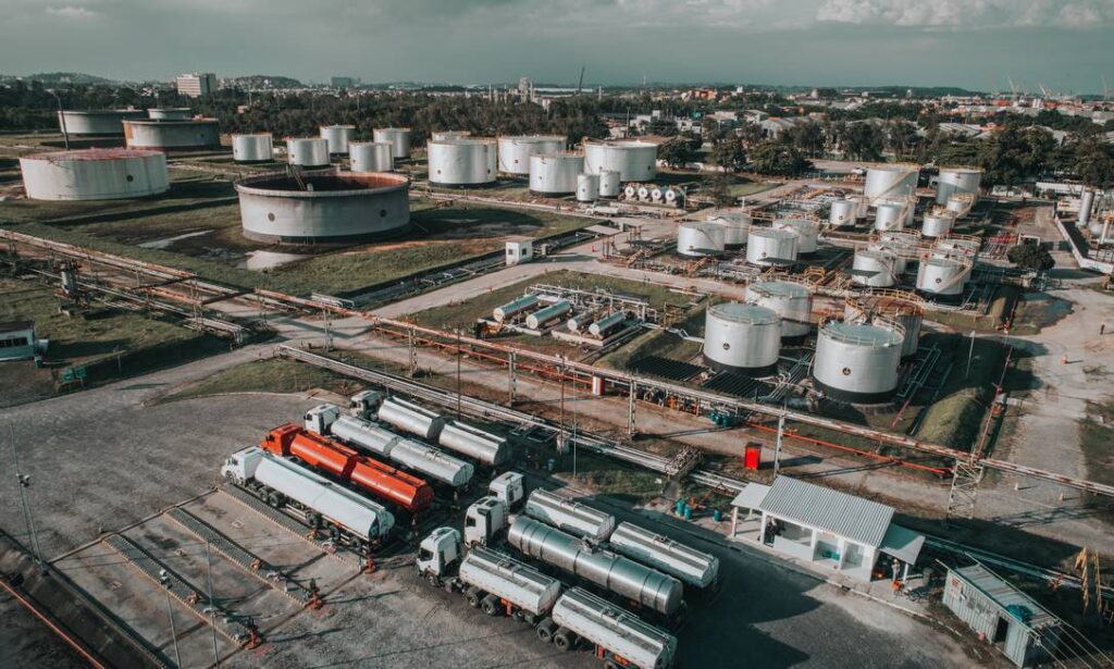 Refinaria de Manguinhos, do grupo REFIT, maior sonegador de impostos do País