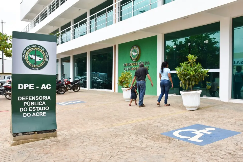 fachada do prédio da Defensoria Pública do Estado do Acre