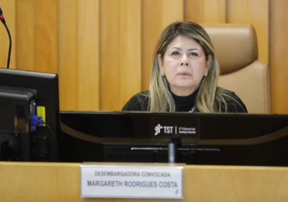Desembargadora Margareth Rodrigues, da Bahia,sentada durante sessão