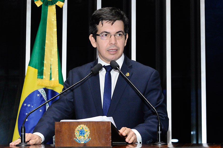 Senador Randolfe Rodrigues, líder do governo no Senado