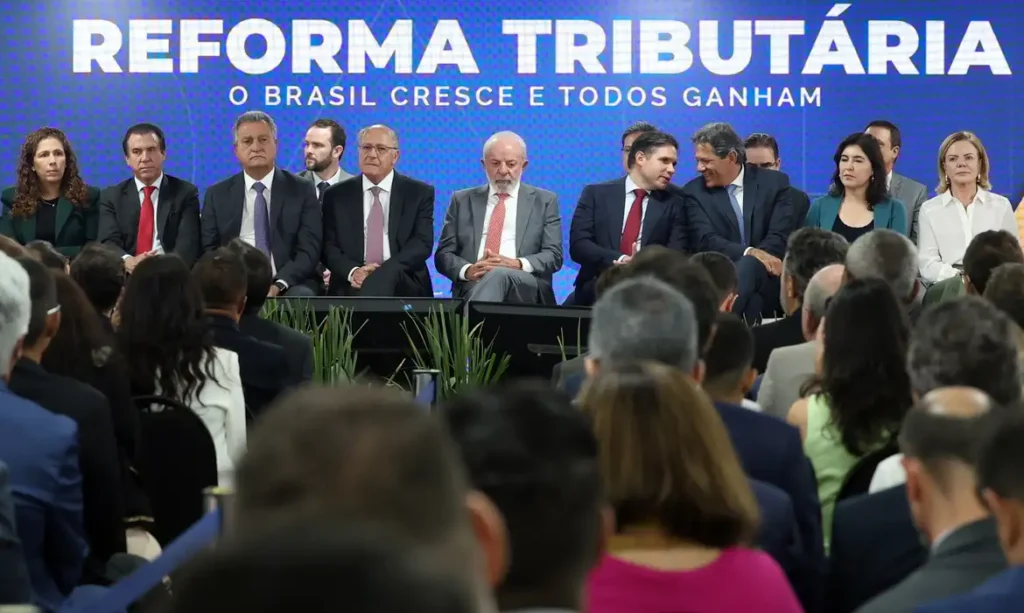 lula sanciona reforma tributária no Planalto