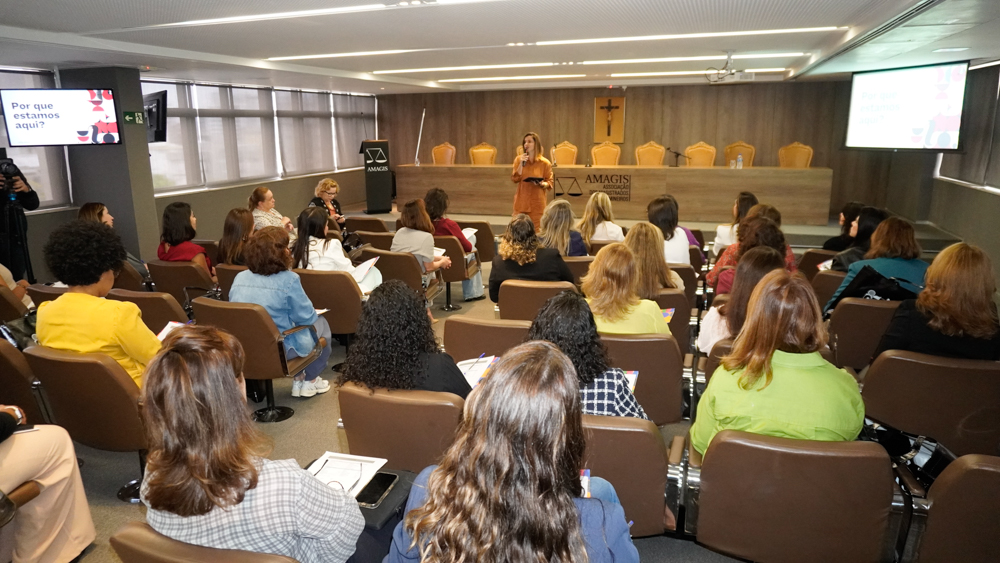 Mulheres em curso de capacitação da Justiça