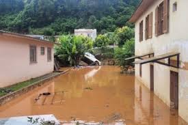 Área inundada por transbordamento de rio na Região Sul do p aís