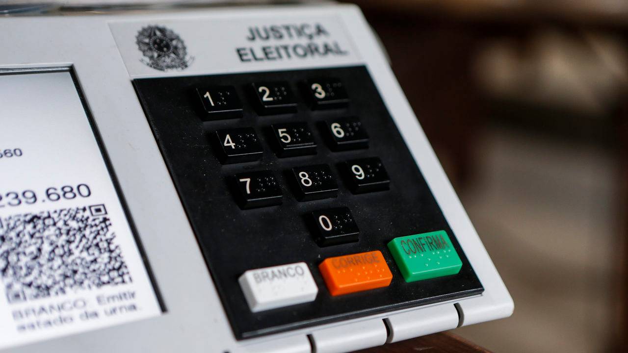 imagem de uma urna de votação eletrônica