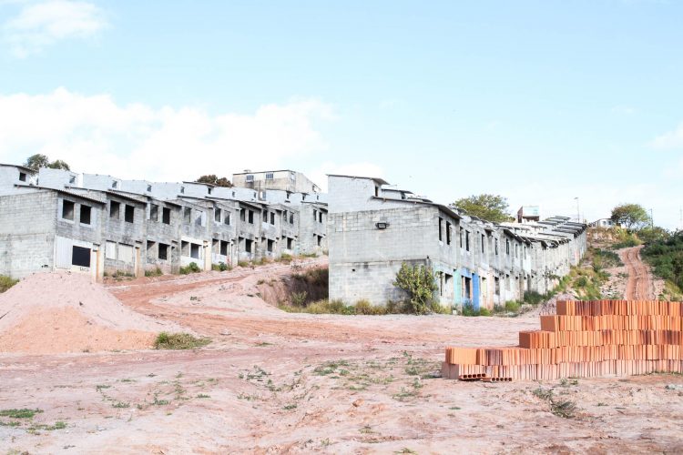 Obras paradas pela falta de alvará na cidade de SP