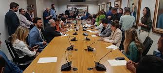 Reunião entre presidente do BRB, Nelson de Souza, e deputados distritais em 02/03/2026 na CLDF