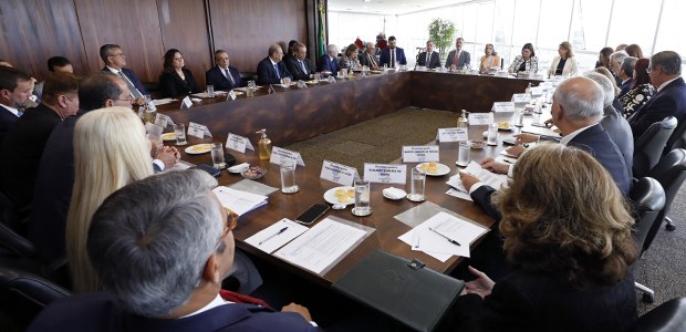 Ministros do TSE, representantes dos TREs e representante da PF