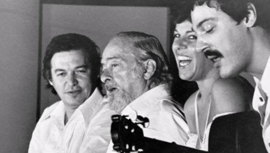 Tom Jobim, Vinícius de Moraes, Miúcha e Toquinho durante show