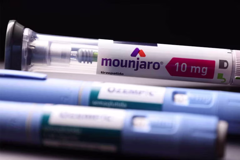 três canetas de medicamentos ilegais para emagrecer