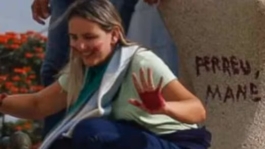 Cabeleireira Débora Rodrigues dos Santos, mais conhecida como "Débora do Batom"