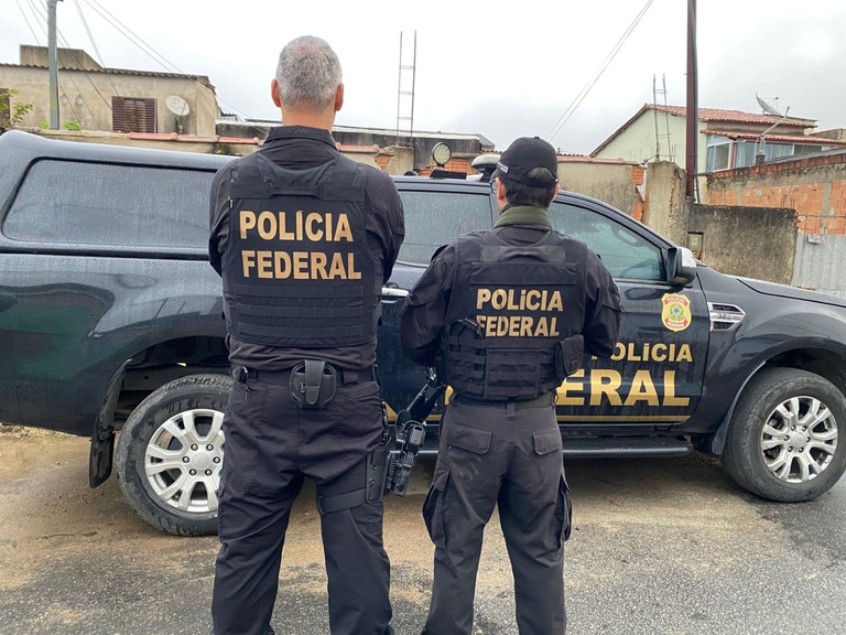 2 policias federais na operação contra tráfico de pessoas no RJ
