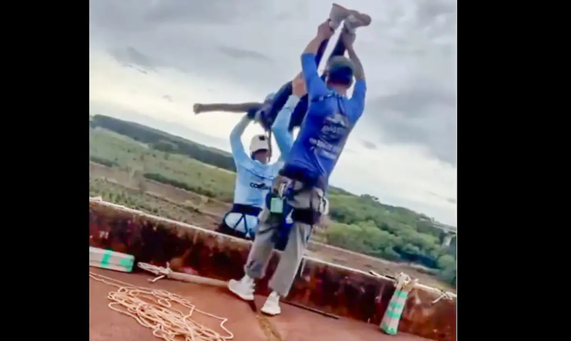 Salto de rope jump que levou à morte a jovem Maria Eduarda, em Limeira (SP)
