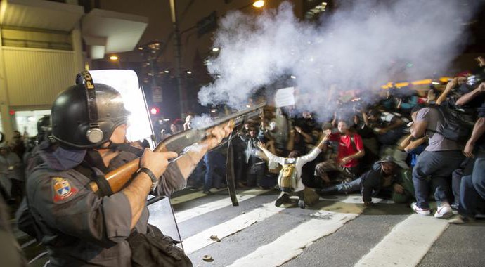PM de SP em confronto com manifestantes