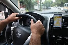 Parte interna de um veículo dirigido por motorista de aplicativo