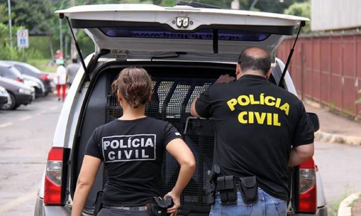 Policiais civis do DF nas ruas durante a Operação Black-Tie