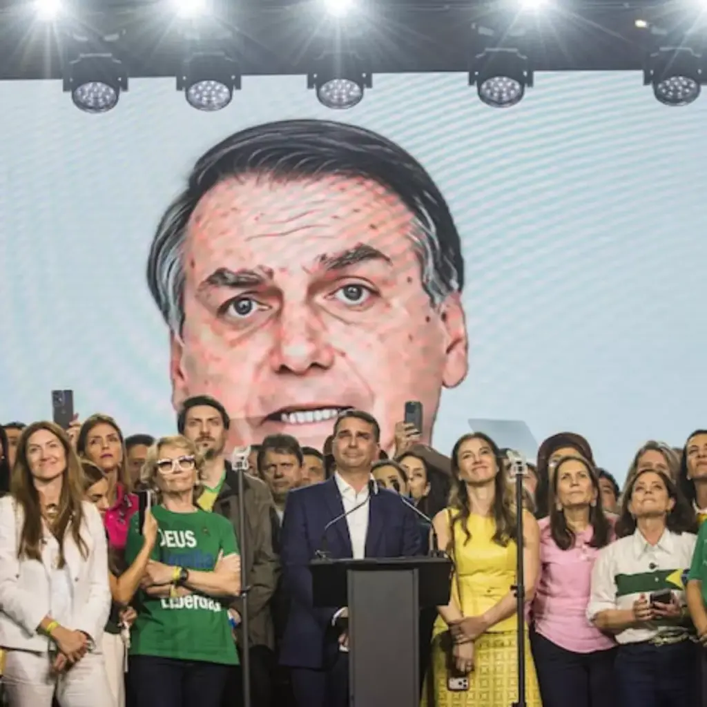 Imagem de Bolsonaro feita com IA na convenção do PL