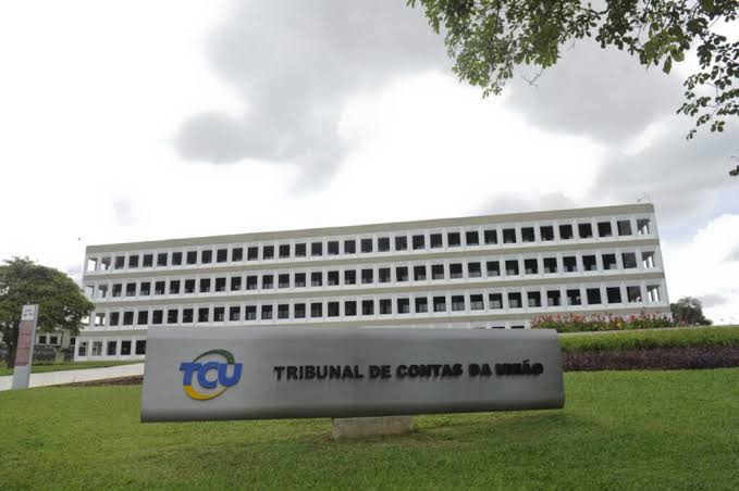 fachada do prédio do TCU