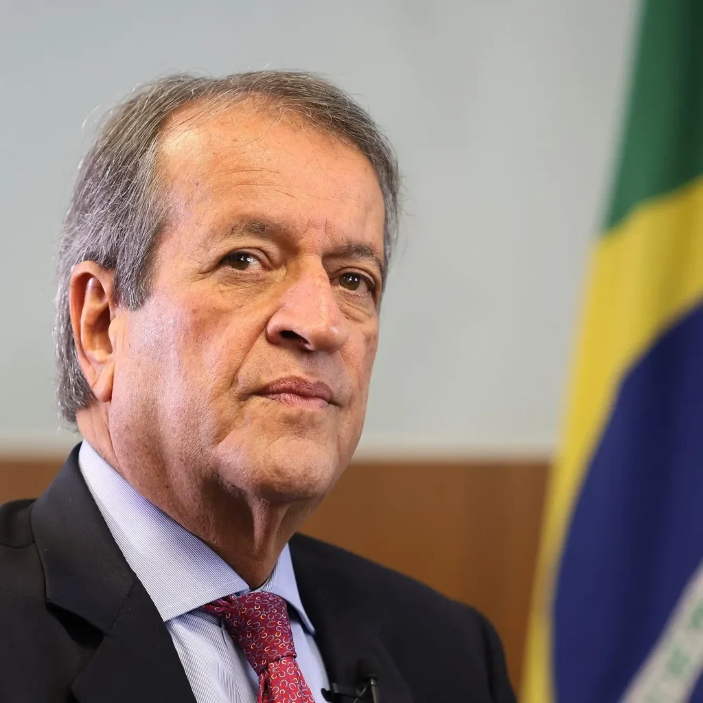 Rosto apreensivo do presidente do PL Nacional, Valdemar da Costa Neto