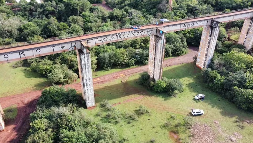 Ponte onde ocorreu a morte da jovem Maria Eduarda, que pulou de rope jumpe sem cordas de segurança, em Limeira (SP)