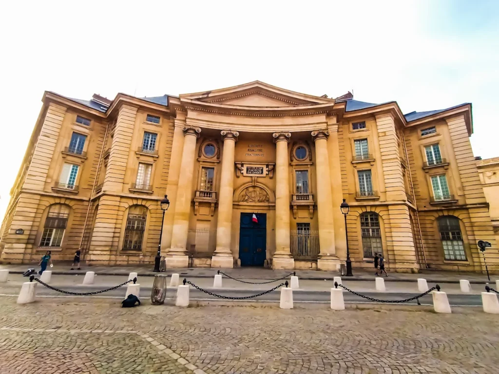 Universidade Paris 1 Panthéon-Sorbonne, na França