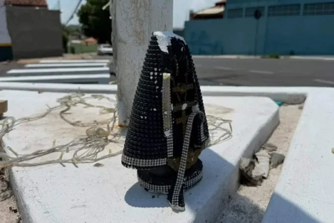 Imagem de Nossa Senhora Aparecida depredada em Cuiabá