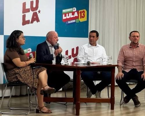 Lula faz live no Alvorada com equipe de campanha