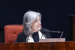 Carmém Lúcia no plenário da primeira turma do STF